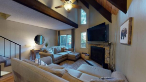 MVV 32-The perfect adventure cabin close to the Village-No car needed!